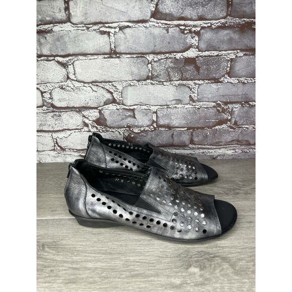 Sesto Meucci Pewter Leather Perforated Back Zip Wedge Shoes Women Sz 11N US/42EU - Picture 10 of 16